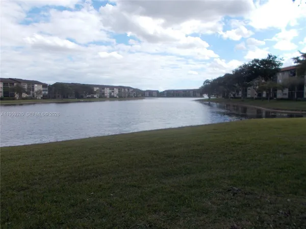 $2,200 | 701 Southwest 141st Avenue, Unit 110R, Pembroke Pines, FL 33027