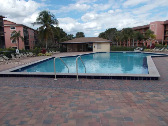 $2,300 | 701 Southwest 141st Avenue, Unit 110R, Pembroke Pines, FL 33027
