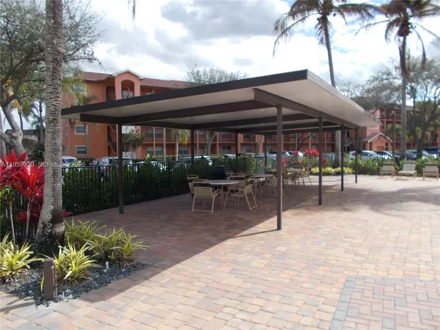 $2,300 | 701 Southwest 141st Avenue, Unit 110R, Pembroke Pines, FL 33027