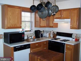 307 Jamestown Road Edgewater Park, NJ 08010 - Photo 3 of 6