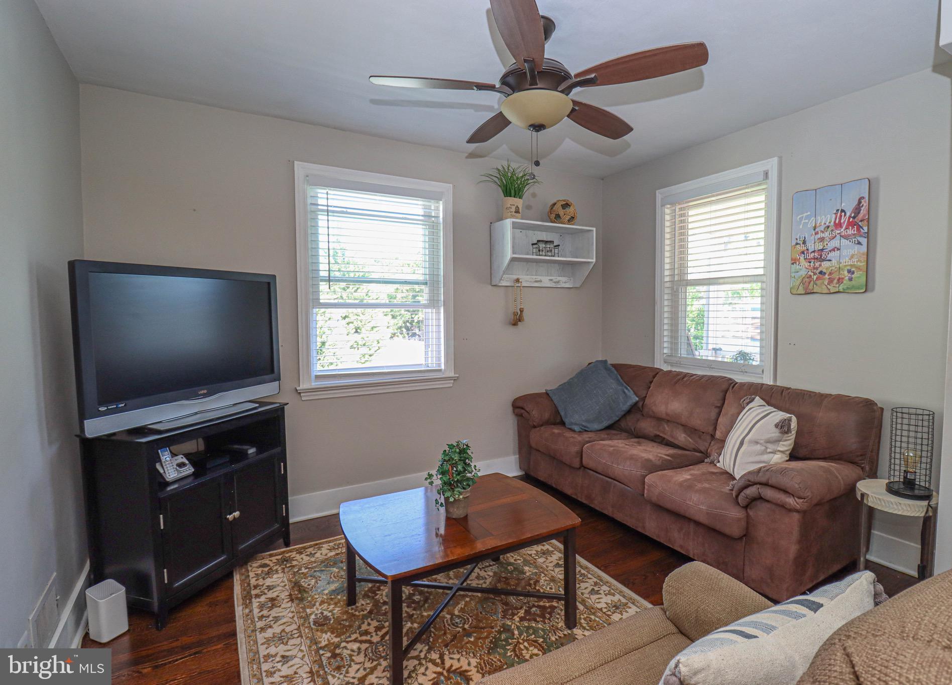 159 Meadow Road Pasadena, MD 21122 - Photo 15 of 56 Family Room off Kitchen
