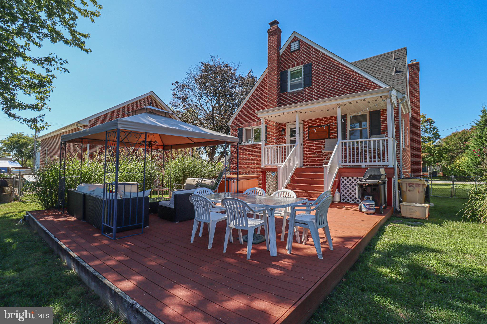 159 Meadow Road Pasadena, MD 21122 - Photo 39 of 56 24'x24' Trex Deck