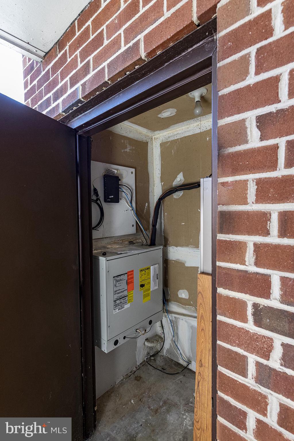 13257 Wonderland Way, Unit 1101 Germantown, MD 20874 - Photo 46 of 51 a bathroom with a toilet and a mirror
