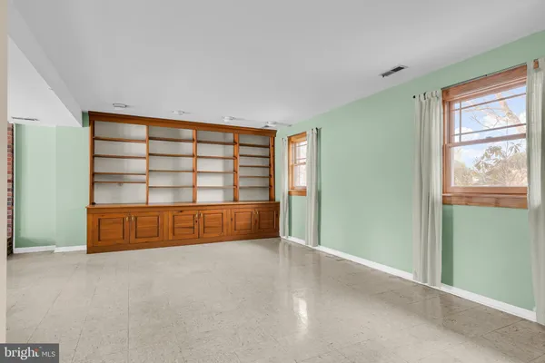 $465,000 | 38 Stardust Drive, Newark, DE 19702