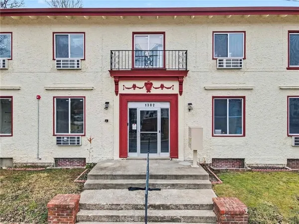 $875,000 | 1302 Faraon Street, St. Joseph, MO 64501