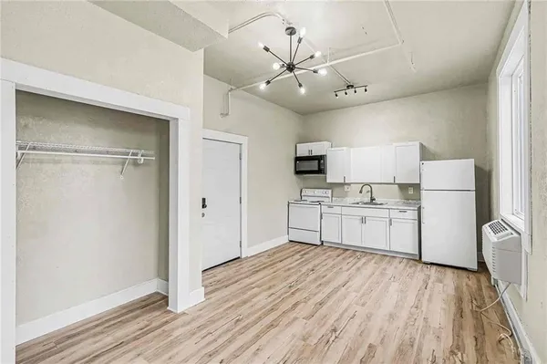 $875,000 | 1302 Faraon Street, St. Joseph, MO 64501