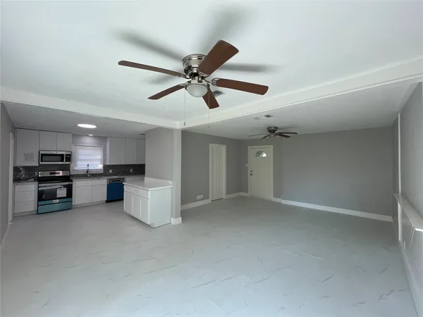 $399,999 | 19506 Old Galveston Road, Webster, TX 77598