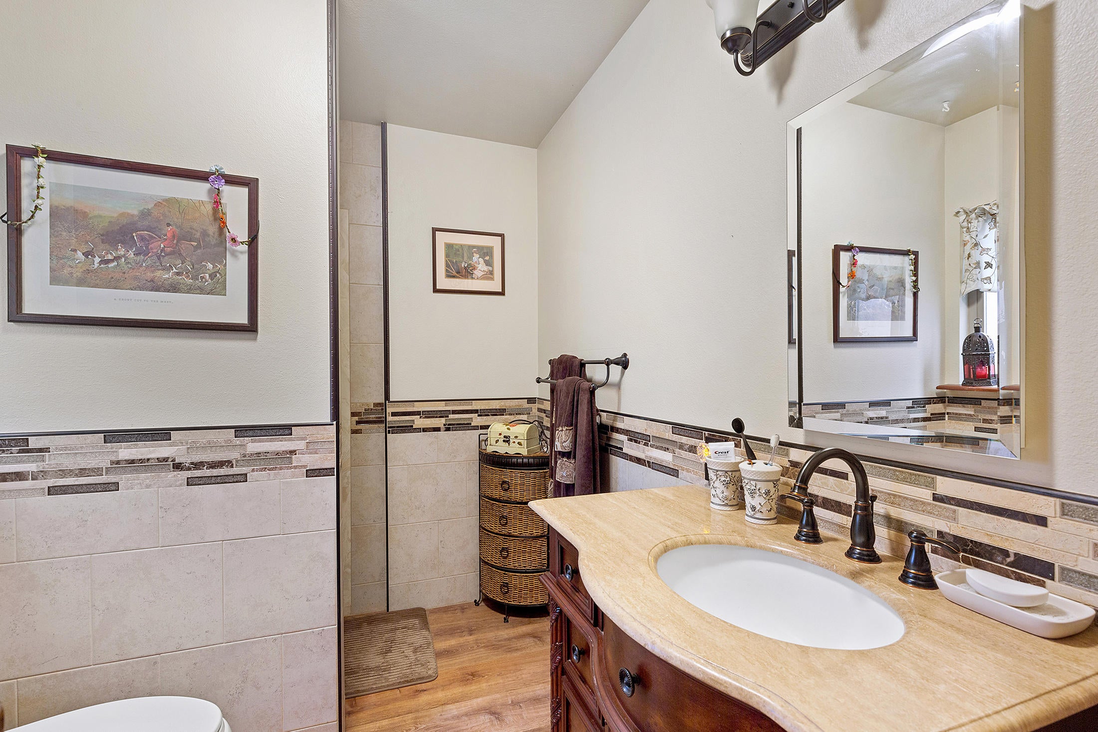 1090 Queens Branch Road Rogue River, OR 97537 - Photo 18 of 40 Master Bathroom