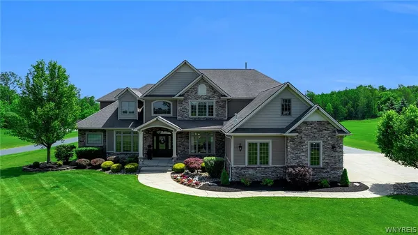 $1,950,000 | 6275 Kraus Road, Clarence, NY 14032