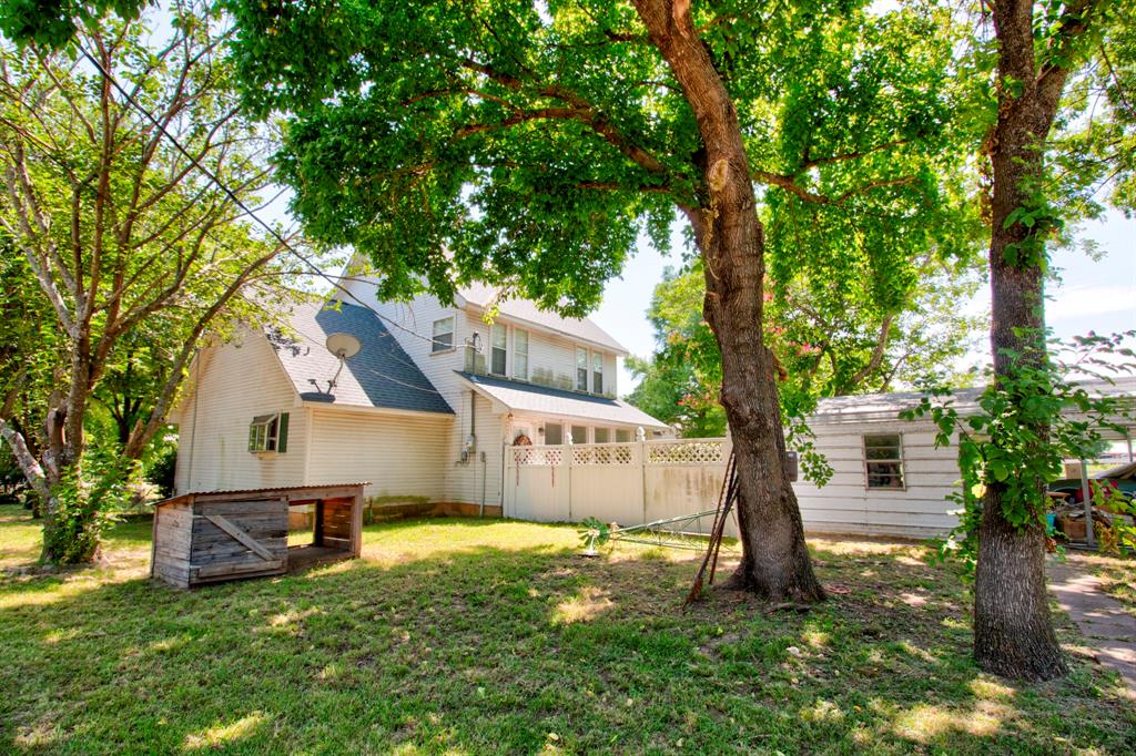 503 Sherman Street Tioga, TX 76271 - Photo 6 of 13