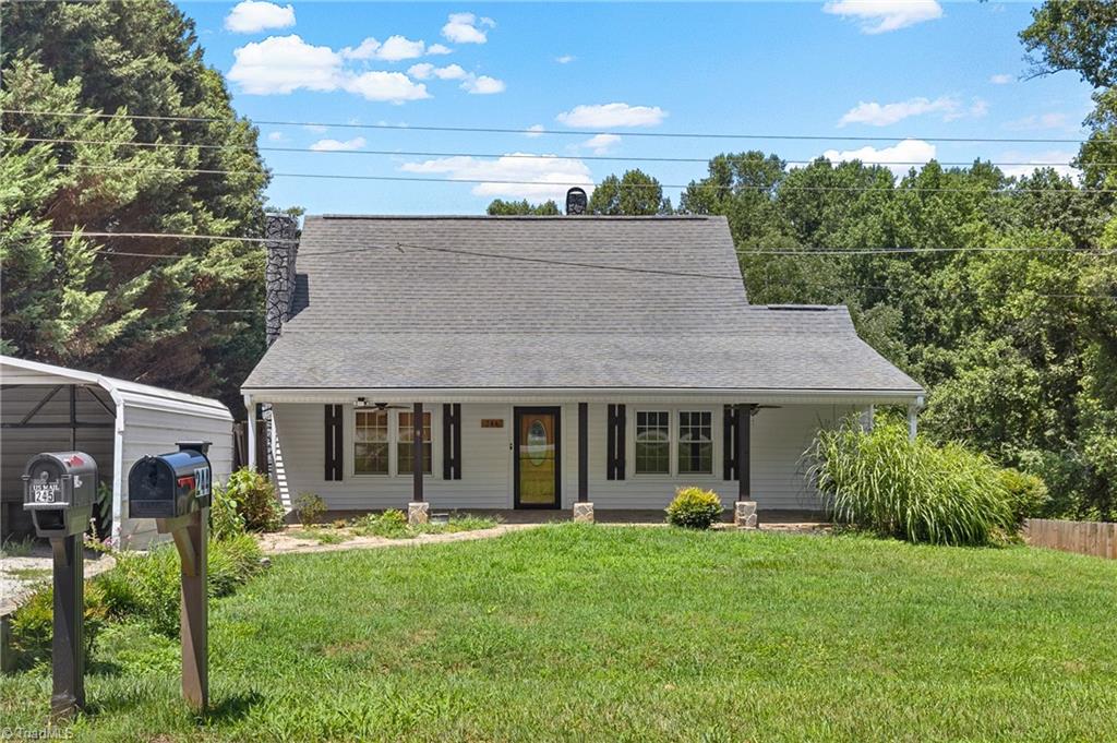 244 Glass Road Mount Airy, NC 27030 - Photo 5 of 39 Gallery Image 5