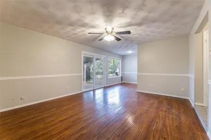 3621 Pleasant Run Road Irving, TX 75062 - Photo 3 of 18