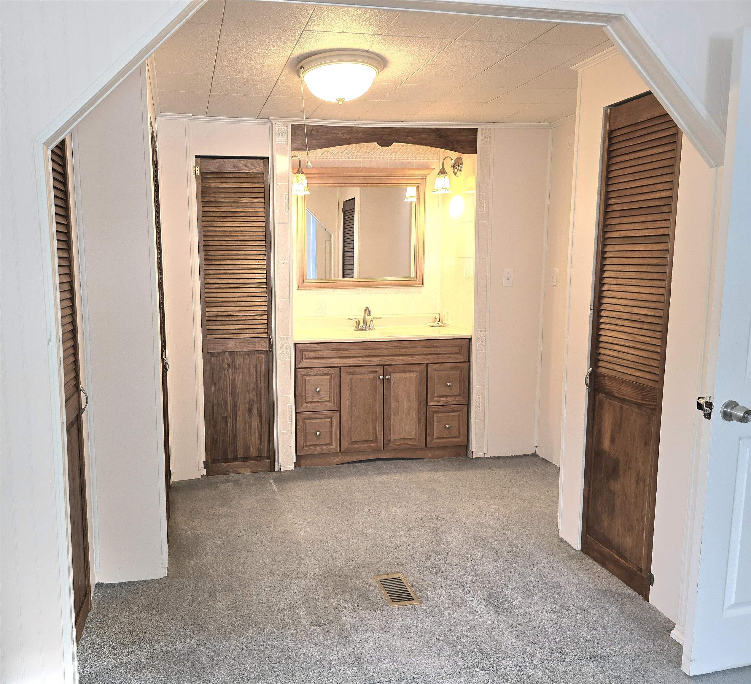 131 Crosby Drive St. Albans, VT 05478 - Photo 18 of 27