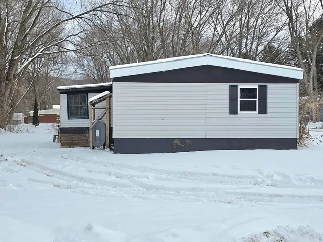 $89,900 | 131 Crosby Drive, St. Albans, VT 05478