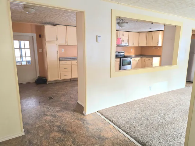 $89,900 | 131 Crosby Drive, St. Albans, VT 05478