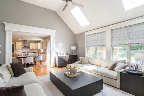 $2,250,000 | 2 Hunters Lane, Natick, MA 01760