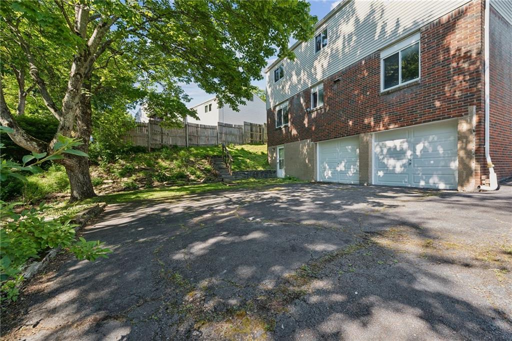 690 Blue Ridge Road Pittsburgh, PA 15239 - Photo 29 of 33
