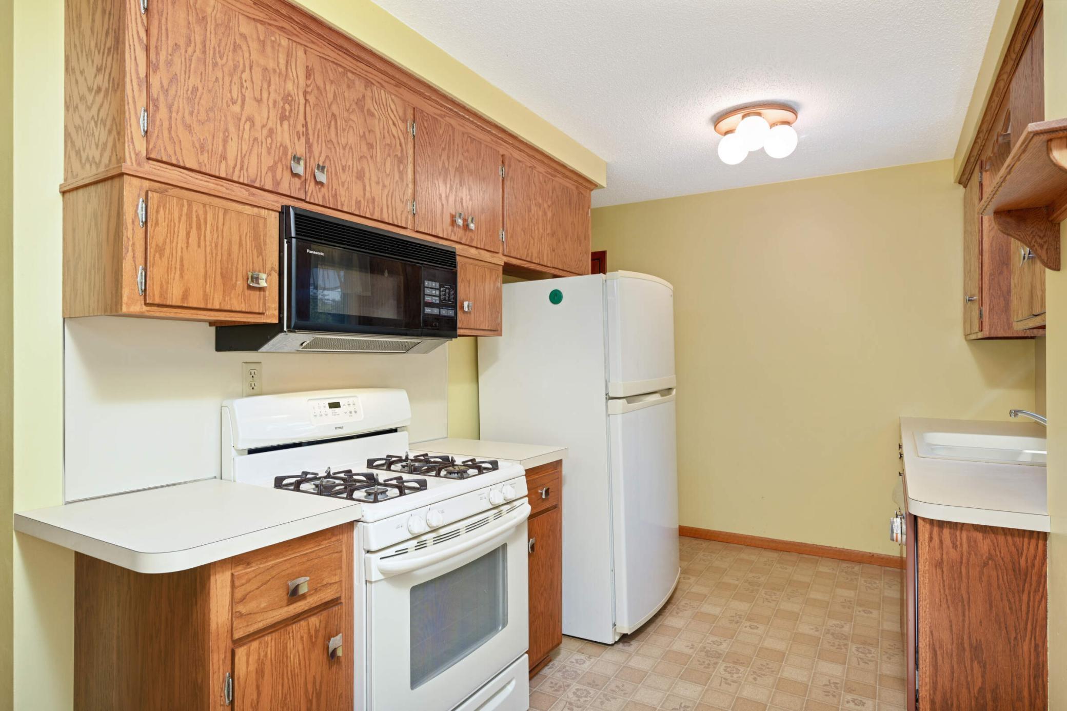 8307 Morris Road Bloomington, MN 55437 - Photo 9 of 26