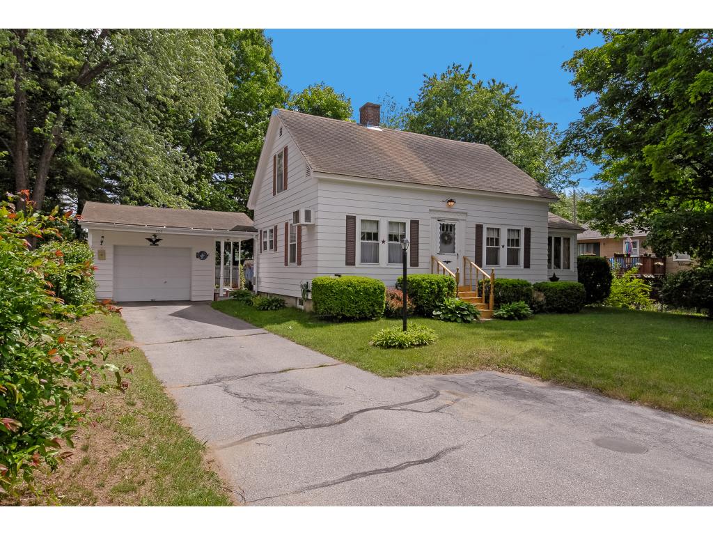 453 Portland Street Rochester, NH 03867 - Photo 1 of 24