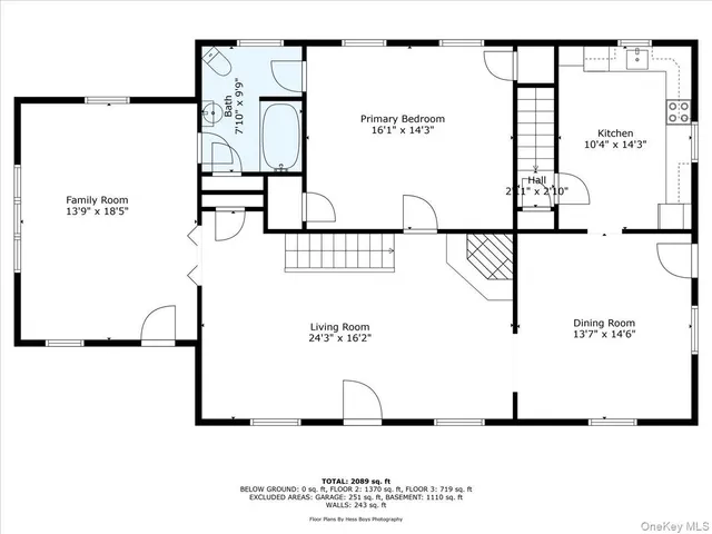 a picture of a wall with a white wall and a white wall