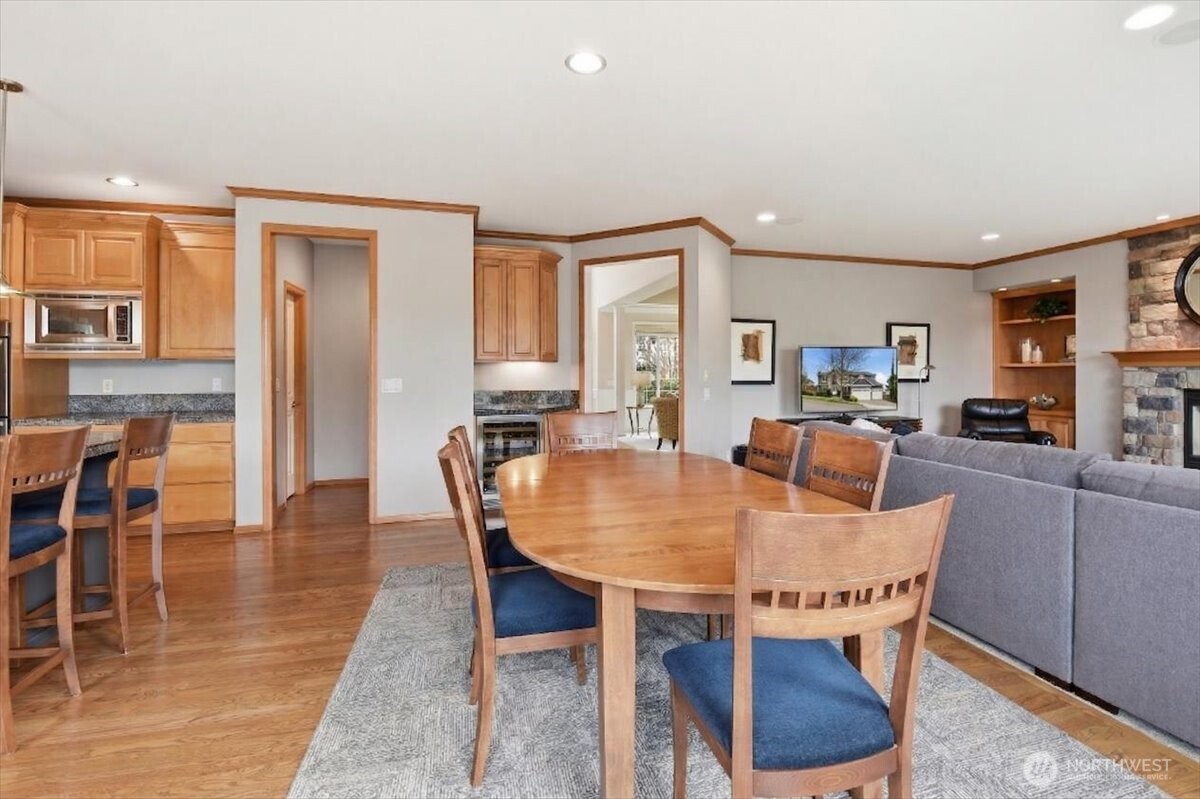 2108 242nd Street Southeast Bothell, WA 98021 - Photo 9 of 39