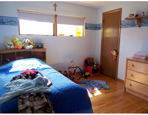 240 East Allen Ridge Road Springfield, MA 01118 - Photo 7 of 8