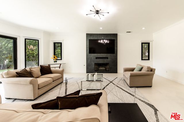 $25,000 | 5474 Amber Circle, Calabasas, CA 91302