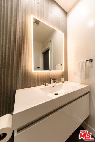 $25,000 | 5474 Amber Circle, Calabasas, CA 91302