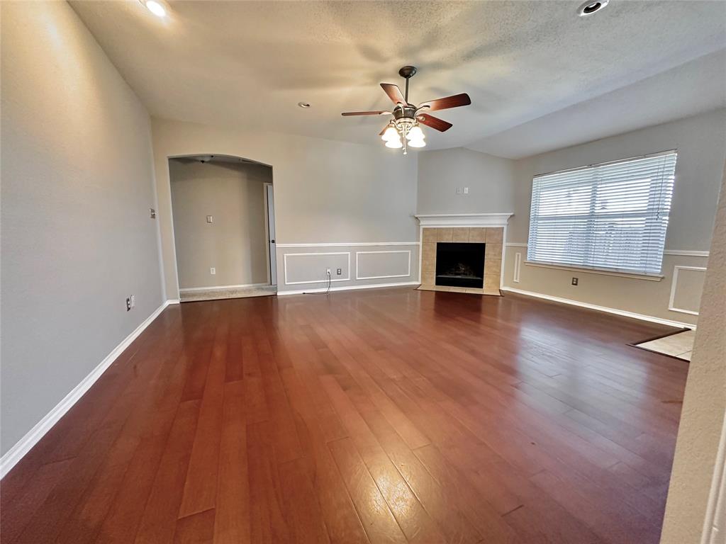 4905 Spur Ridge Court Fort Worth, TX 76244 - Photo 3 of 20
