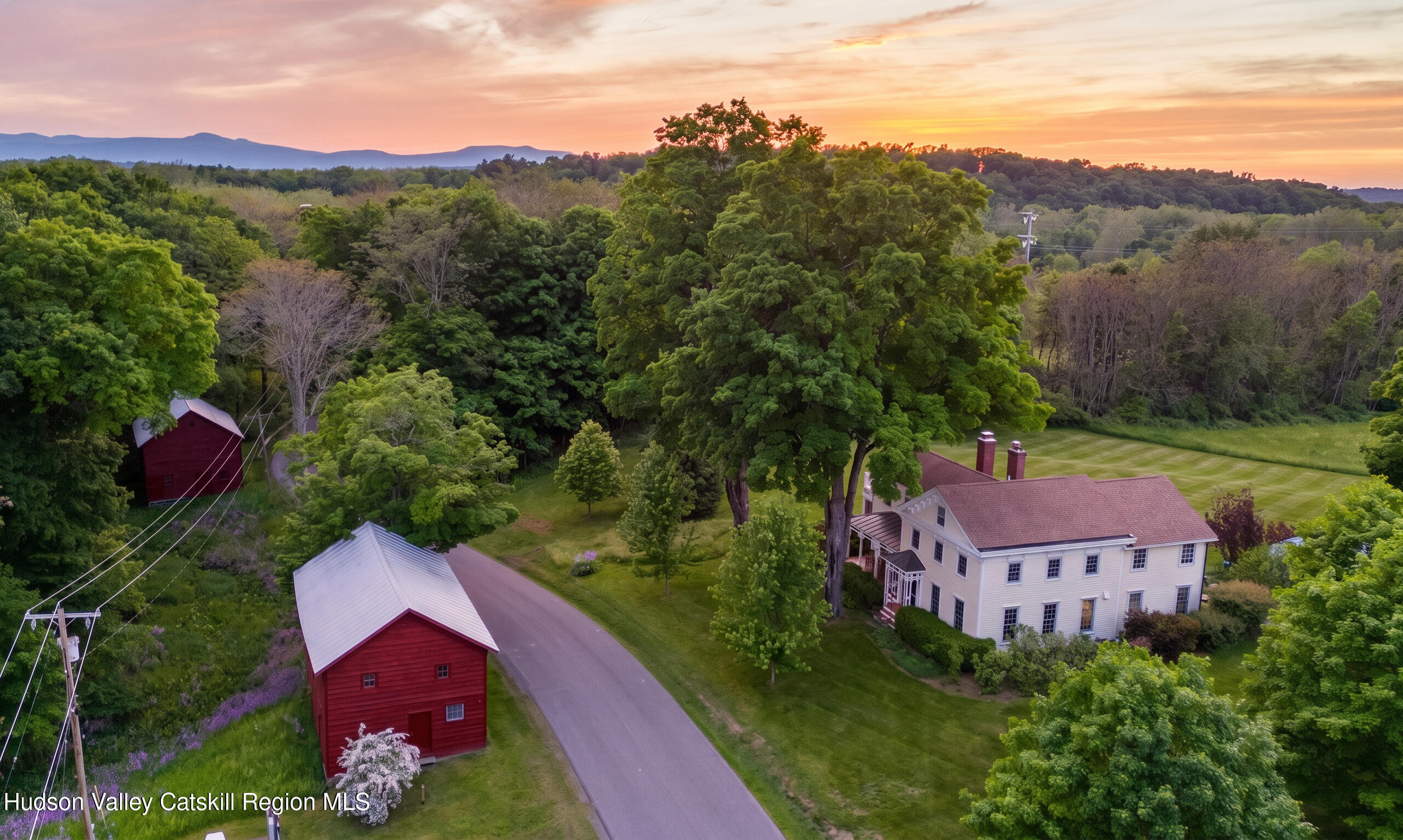 205 Bells Pond Road Hudson, NY 12534 - Photo 3 of 38 sunsethousenbarns