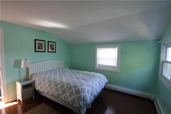 $3,800 | 28 Mc Allister Street, Unit 2, Newport, RI 02840