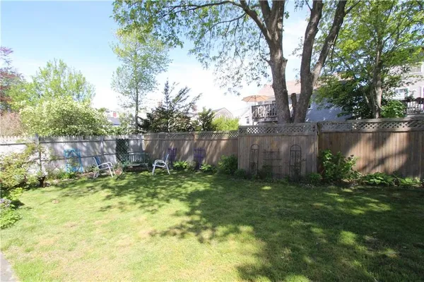 $3,800 | 28 Mc Allister Street, Unit 2, Newport, RI 02840