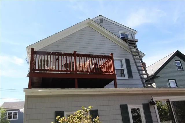 $3,800 | 28 Mc Allister Street, Unit 2, Newport, RI 02840