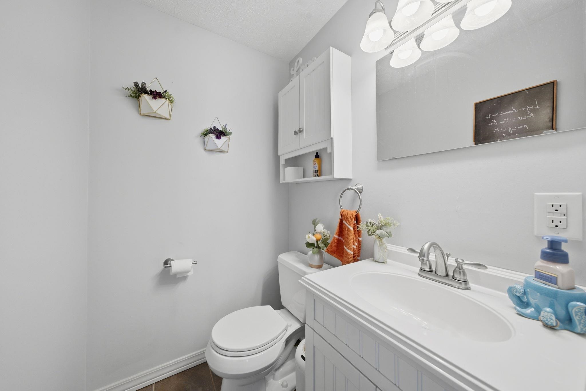 47 Hillsboro Street, Unit A Manchester, NH 03104 - Photo 12 of 40