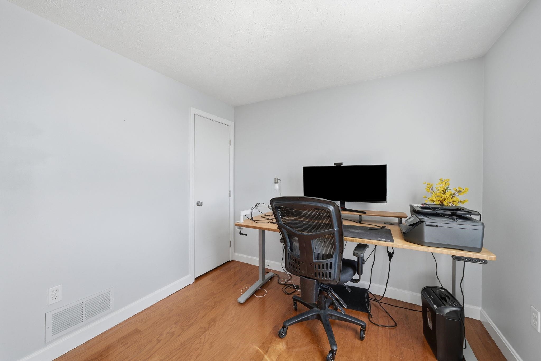 47 Hillsboro Street, Unit A Manchester, NH 03104 - Photo 17 of 40