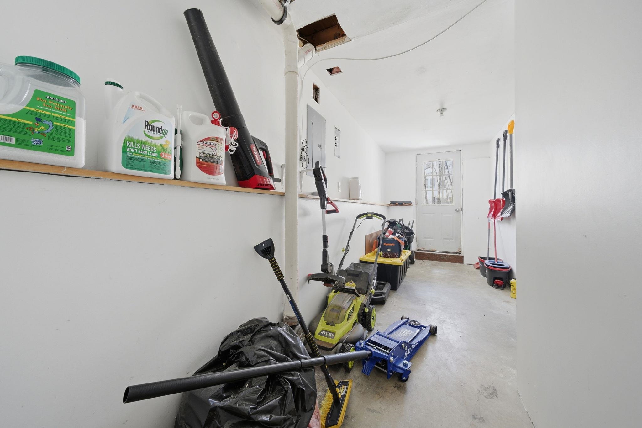 47 Hillsboro Street, Unit A Manchester, NH 03104 - Photo 23 of 40