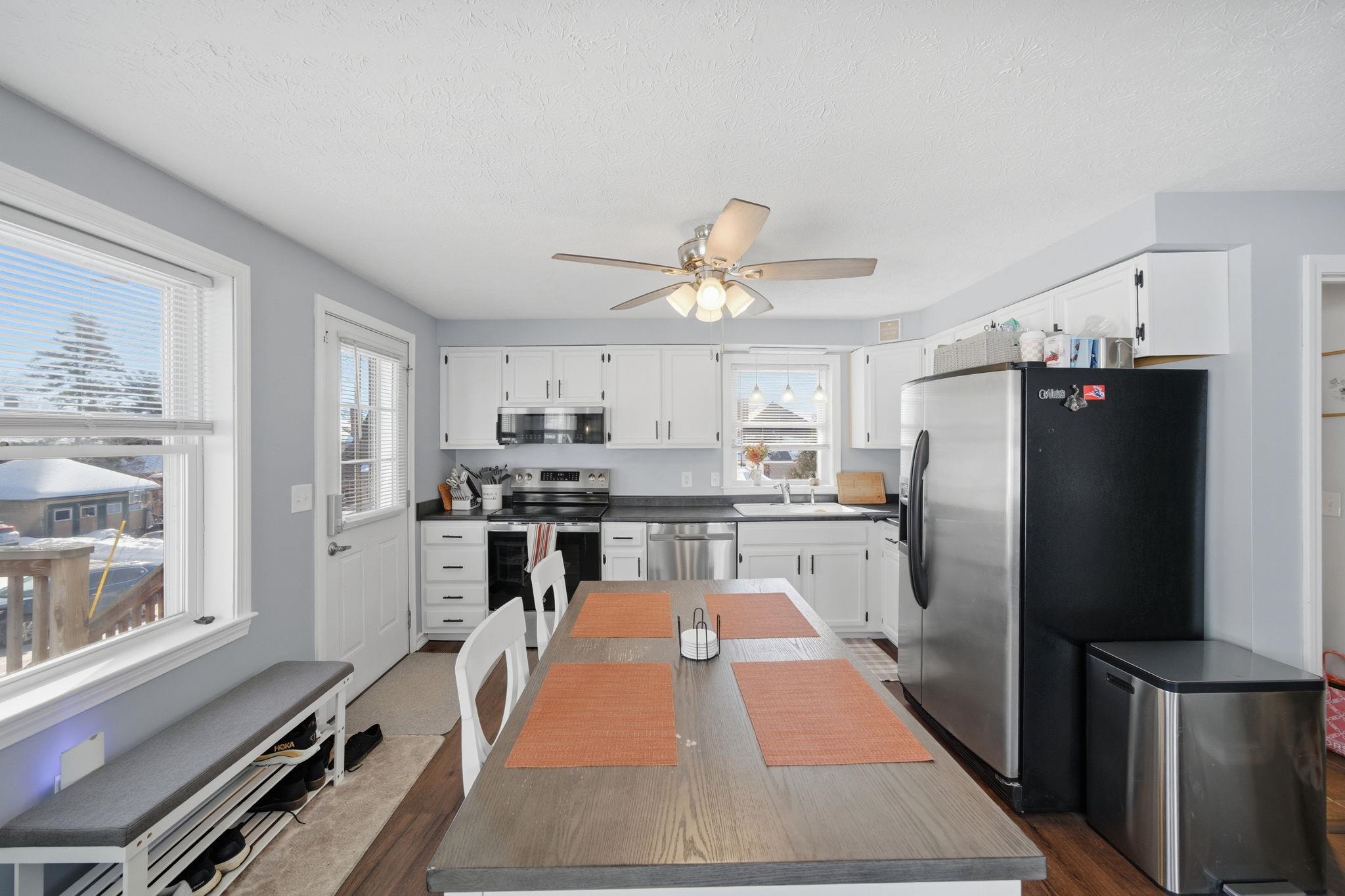 47 Hillsboro Street, Unit A Manchester, NH 03104 - Photo 5 of 40