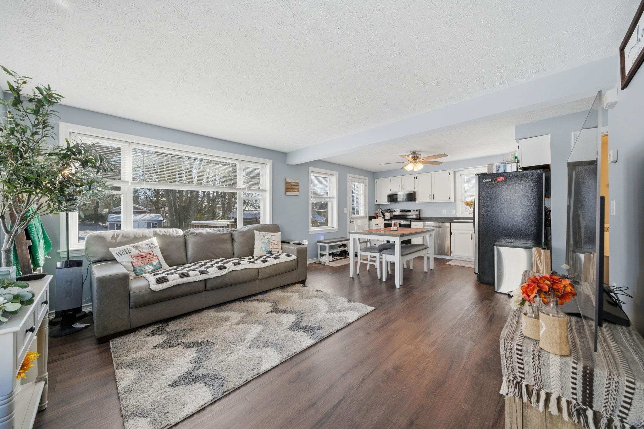 47 Hillsboro Street, Unit A Manchester, NH 03104 - Photo 7 of 40