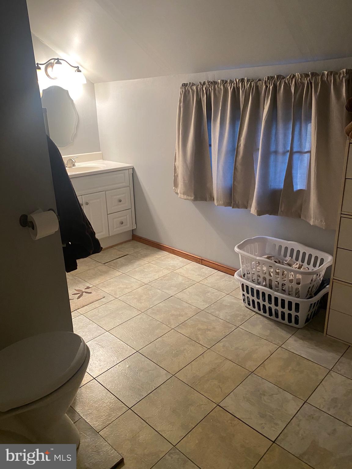 1071 Creek Road Downingtown, PA 19335 - Photo 85 of 93 In-Law Full Bathroom