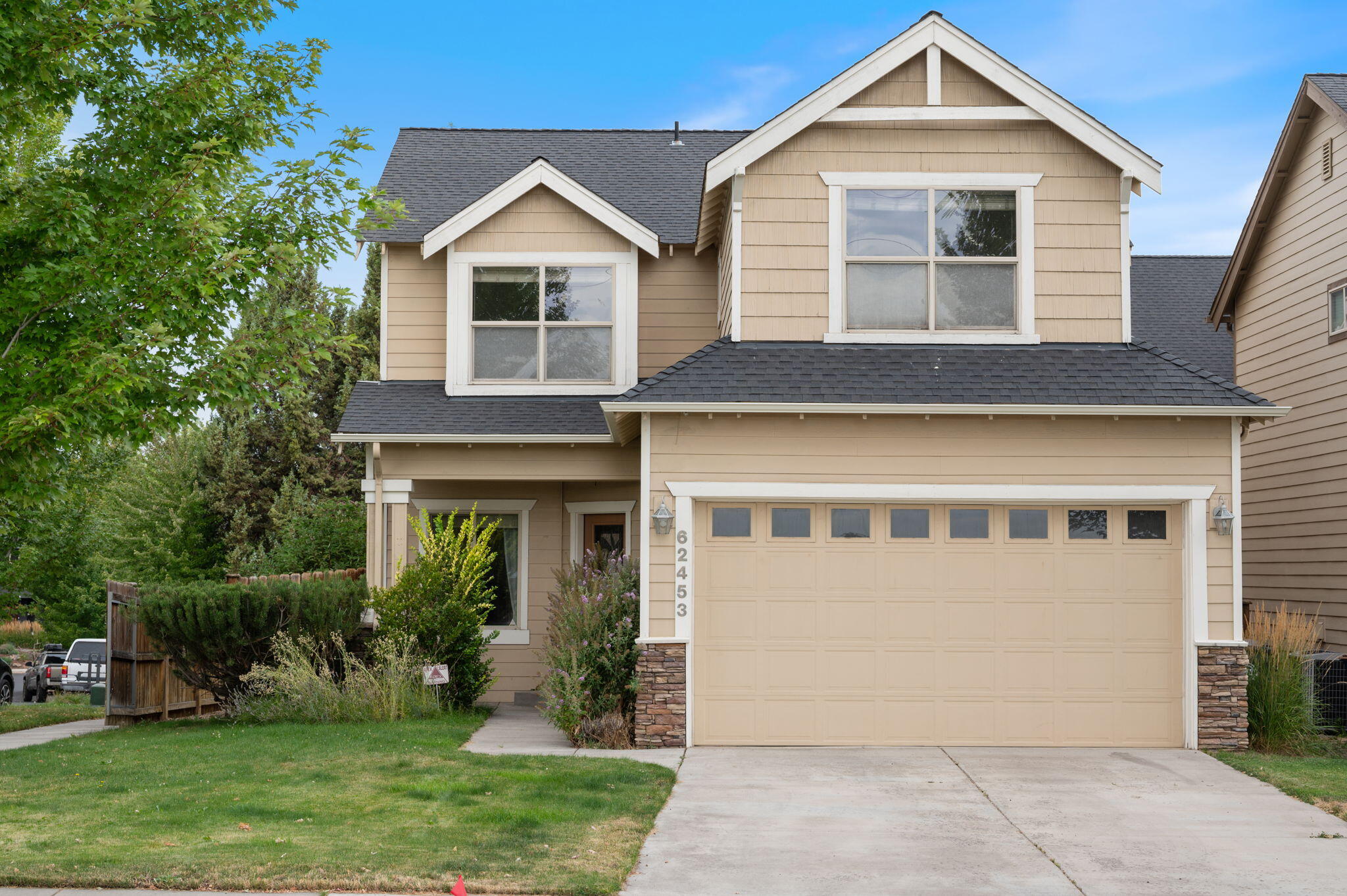 62453 Eagle Road Bend, OR 97701 - Photo 2 of 37 02