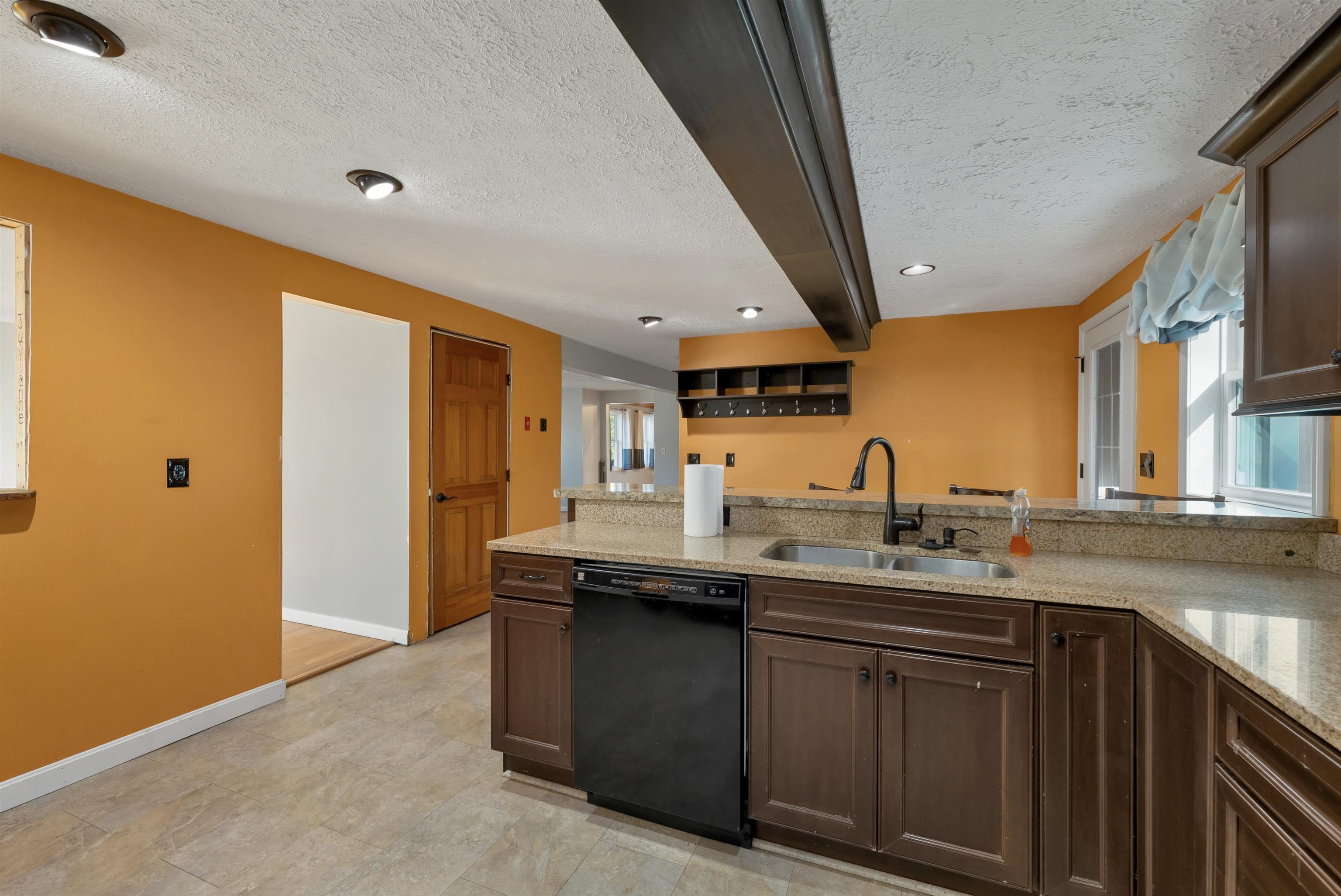 50 Range Road Epsom, NH 03234 - Photo 9 of 39