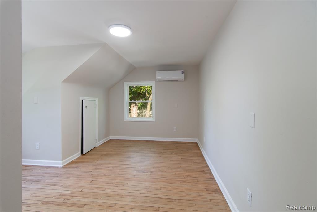 21716 Lahser Road Southfield, MI 48075 - Photo 21 of 29 Gallery Image 21