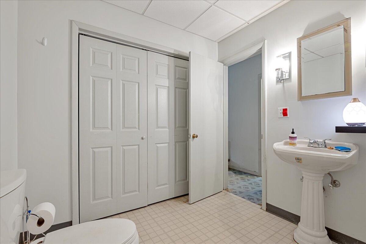 413 Chestnut Street Corbin, KY 40701 - Photo 21 of 46 21-Downstairs Bathroom