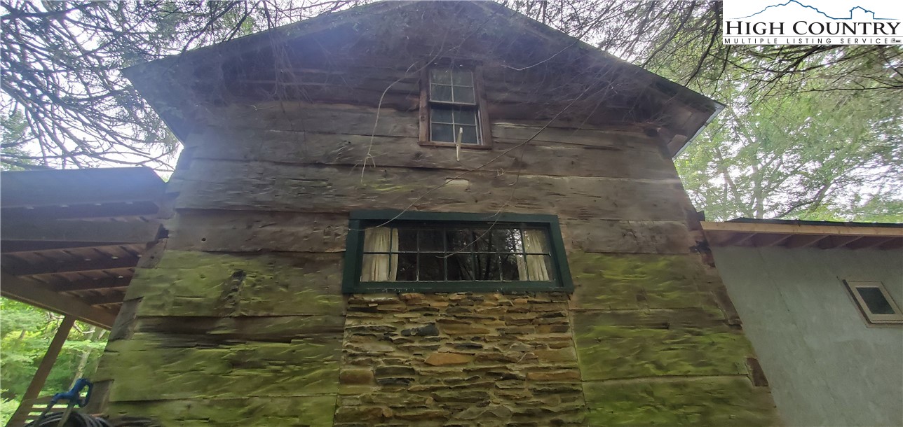 189 Pine Mountain Road Creston, NC 28615 - Photo 4 of 32 Gallery Image 4