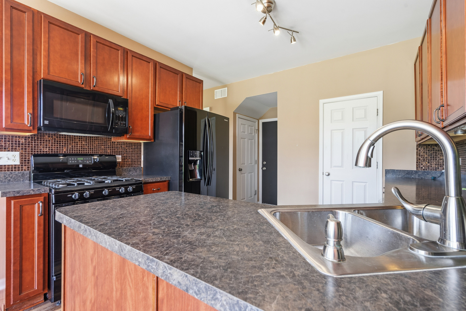 15329 Kenmare Circle Manhattan, IL 60442 - Photo 17 of 39