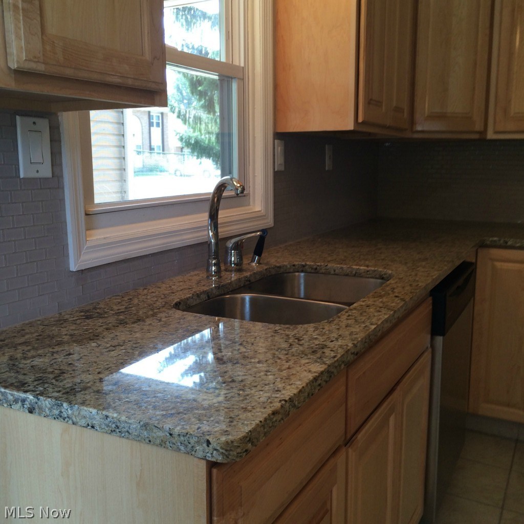 1004 Independence Avenue Akron, OH 44310 - Photo 6 of 23 Gallery Image 6