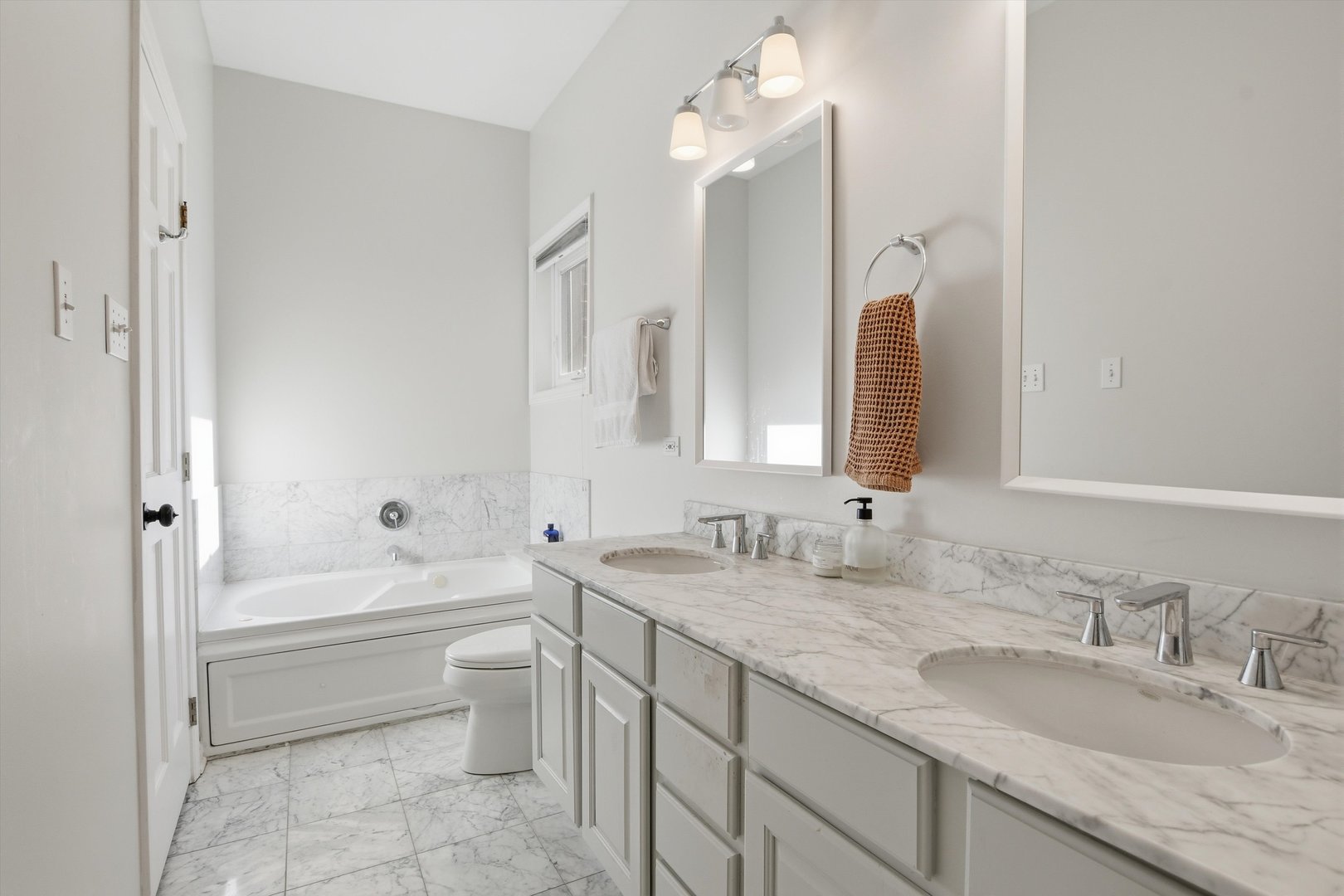 1334 West Webster Avenue, Unit G Chicago, IL 60614 - Photo 13 of 20