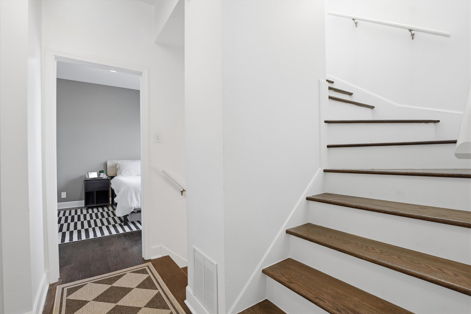 1334 West Webster Avenue, Unit G Chicago, IL 60614 - Photo 16 of 20