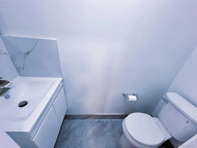 $1,090,000 | 42-32 196th Street | Auburndale