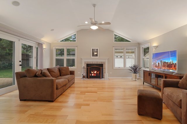 1731 Good Avenue Park Ridge, IL 60068 - Photo 3 of 23